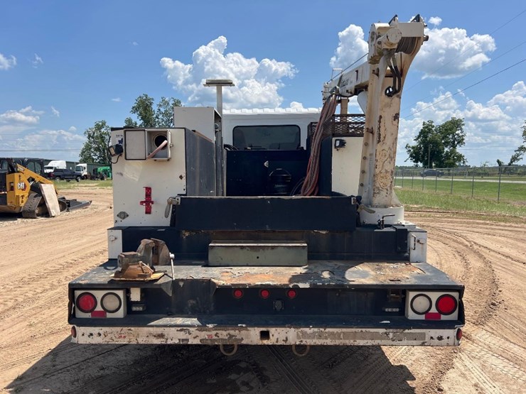 2018-hino-258-image-3