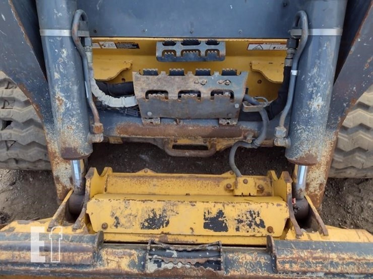 2020-deere-333g-image-14