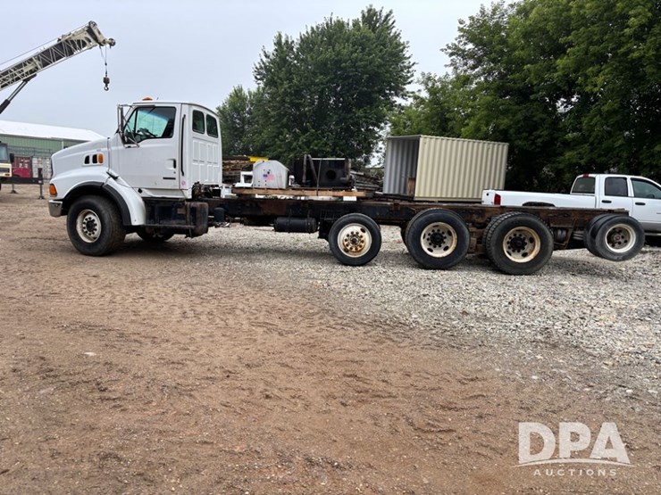 2001-sterling-truck-(dr11851-unit-9459)-image-12
