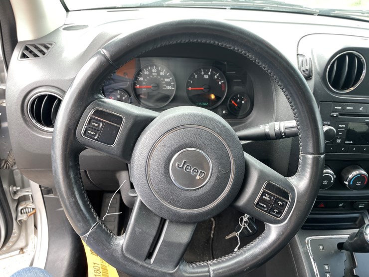2011-jeep-compass-image-26