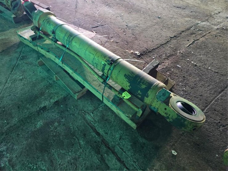 john-deere-245-image-1