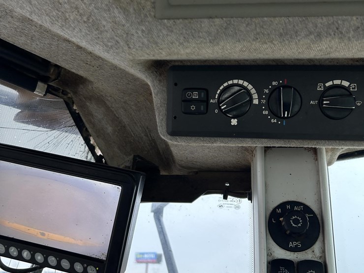 2015-volvo-l70g-image-61
