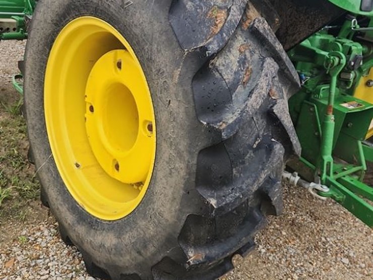 2021-john-deere-5075e-image-14