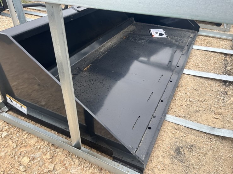 wolverine-84"-ss-track-bucket-image-2