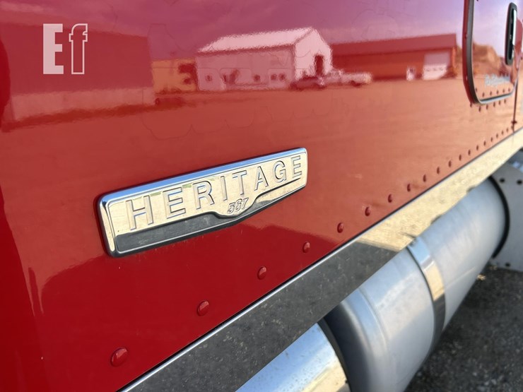 2020-peterbilt-567-image-41
