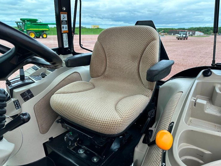 2022-john-deere-3033r-image-39