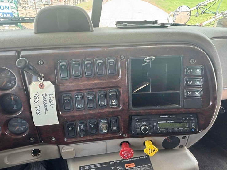 2007-mack-vision-cxn613-image-37