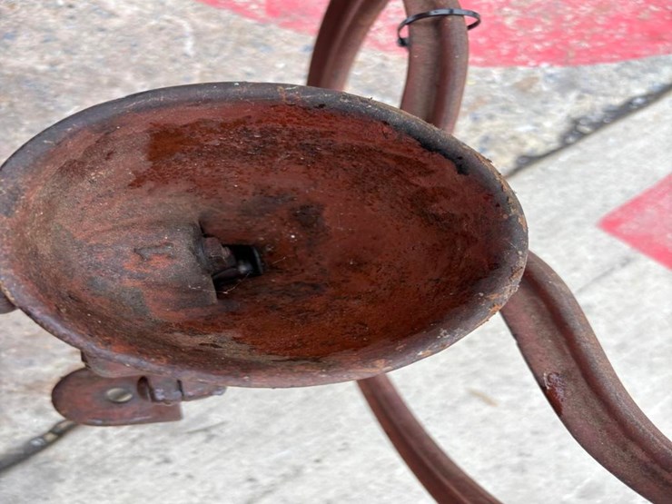 hand-crank-corn-grinder-image-4