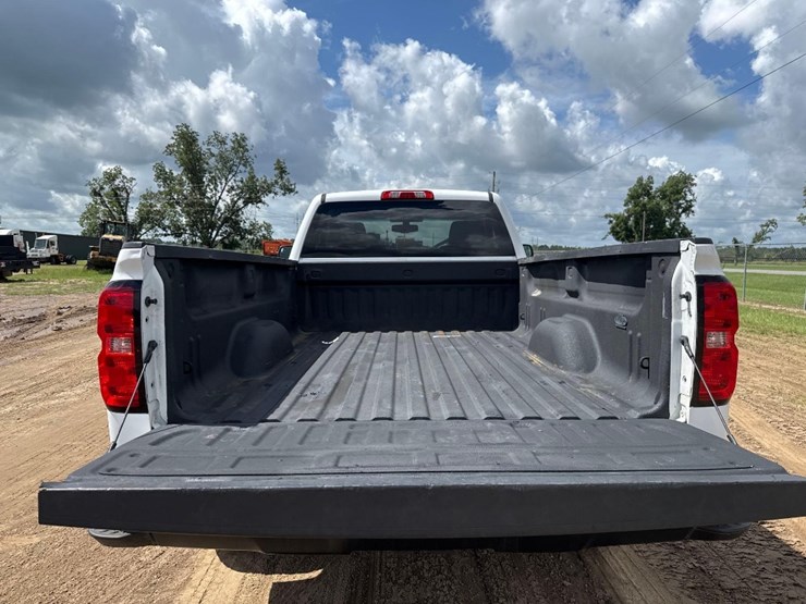 2018-chevrolet-silverado-image-15