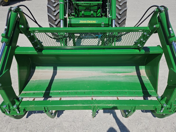 2023-john-deere-6145m-image-3