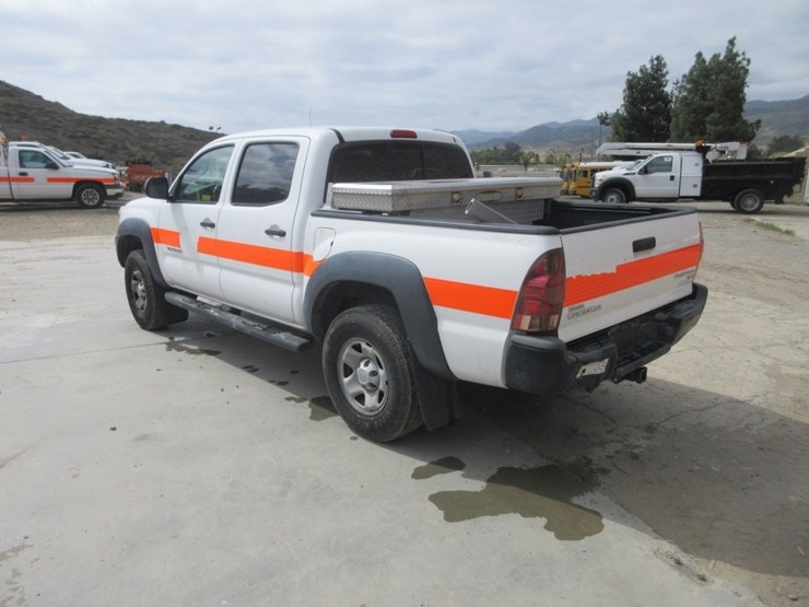 2013-toyota-tacoma-image-2