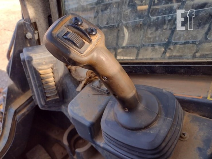 2021-deere-331g-image-9