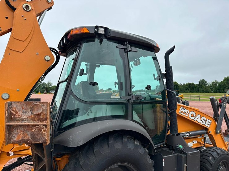 2019-case-580sn-image-20