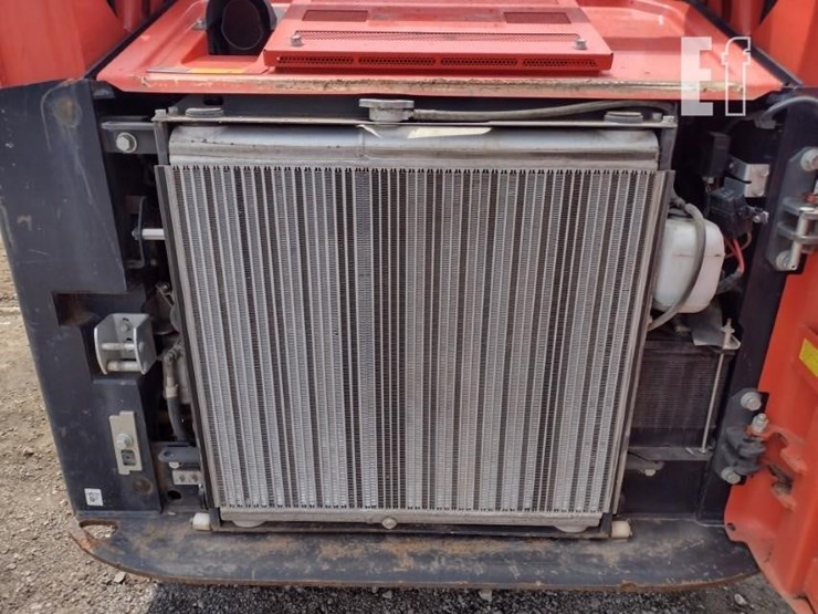 2021-kubota-svl65-2-image-35