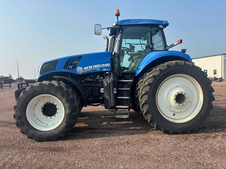 2012-new-holland-t8.360-image-6