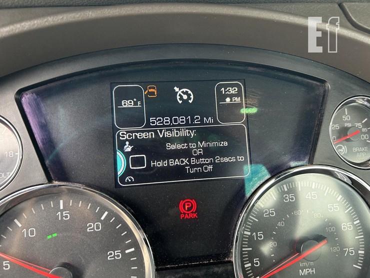 2016-kenworth-t880-image-15