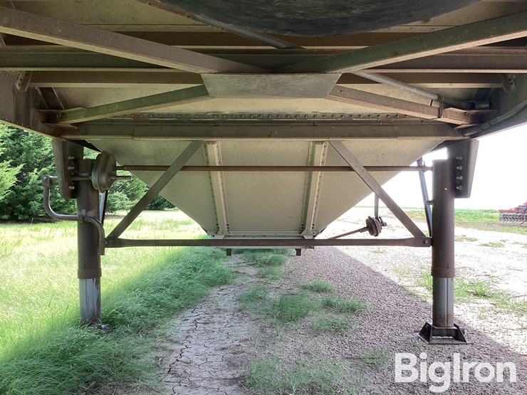2000-merritt-grain-hopper-image-12