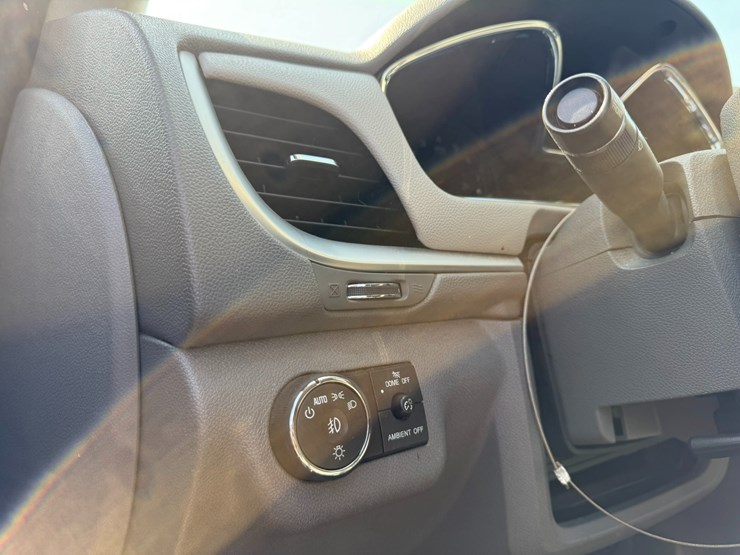 2013-chevrolet-traverse-image-34