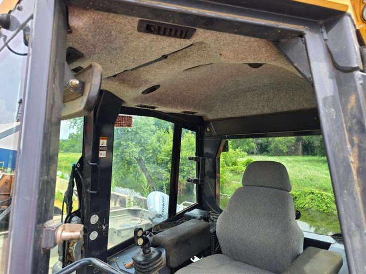 deere-750j-lgp-image-29