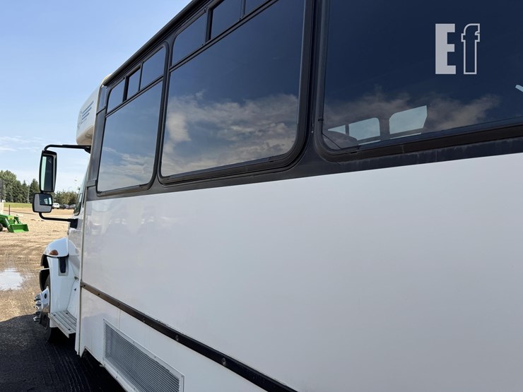 2008-international-bus-1049-image-14