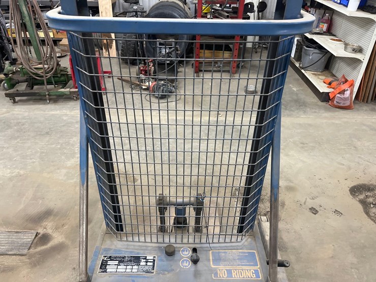 blue-giant-shop-forklift-image-9