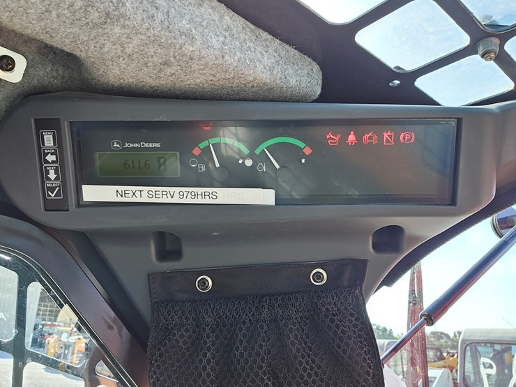 2022-deere-325g-image-11