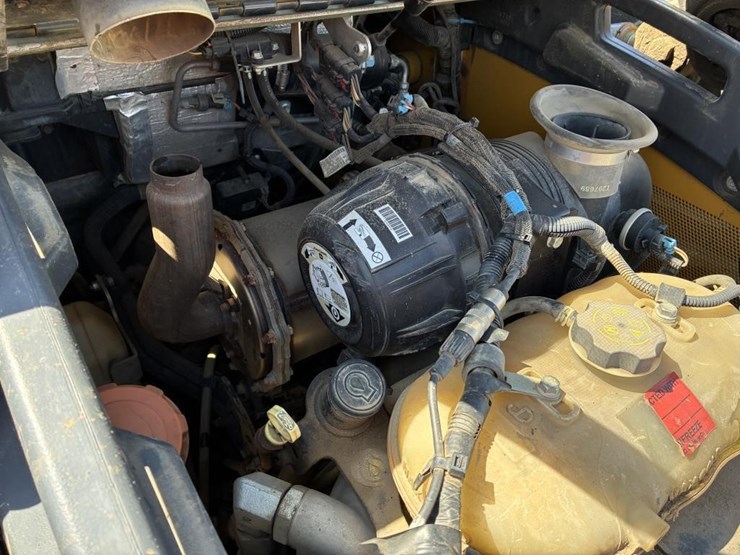 2020-deere-325g-image-10