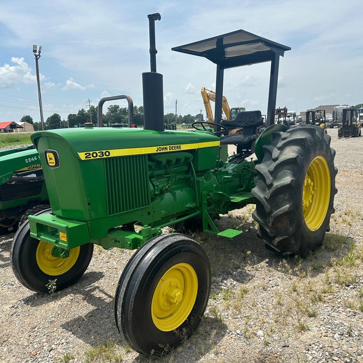 JOHN DEERE 2030