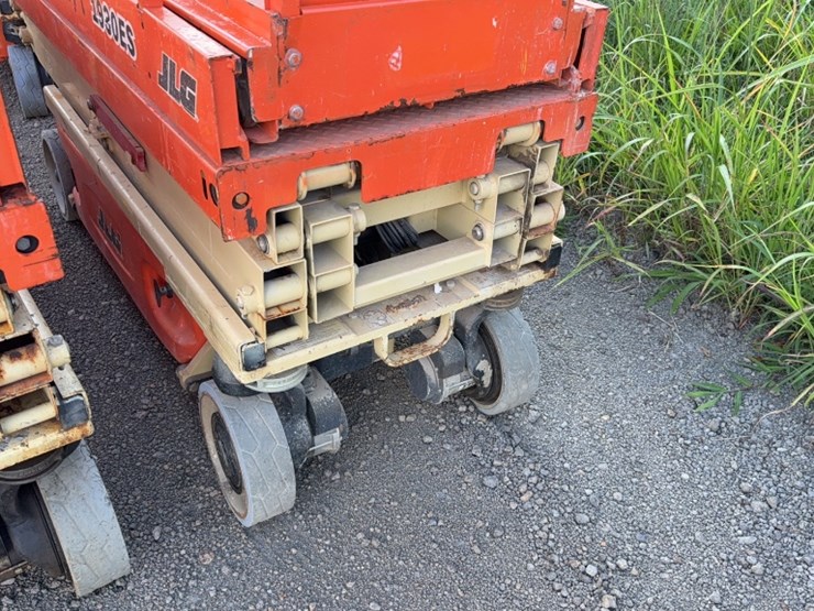 jlg-1930es-image-2