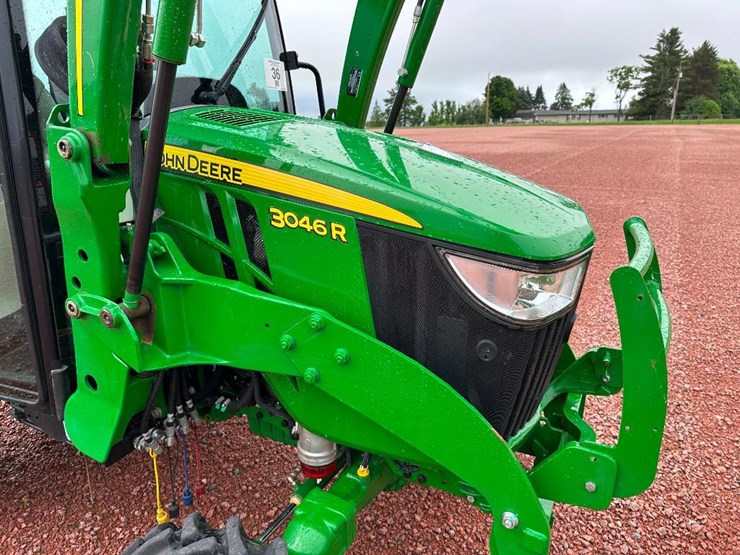 2022-john-deere-3046r-image-38