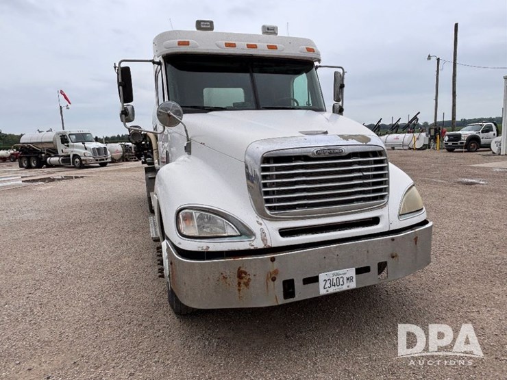 2006-freightliner-columbia-truck-(gp11007,-unit-345)-image-3