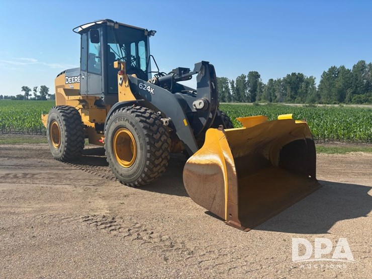 2015-deere-624k-image-22