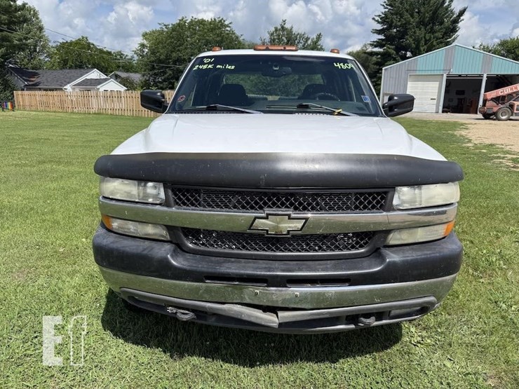 2001-chevrolet-3500hd-image-2