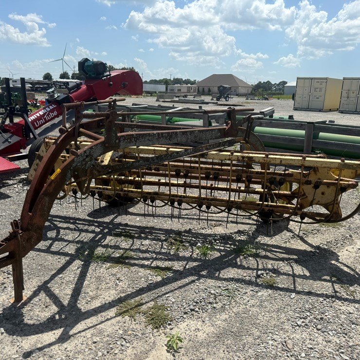 NEW HOLLAND 256