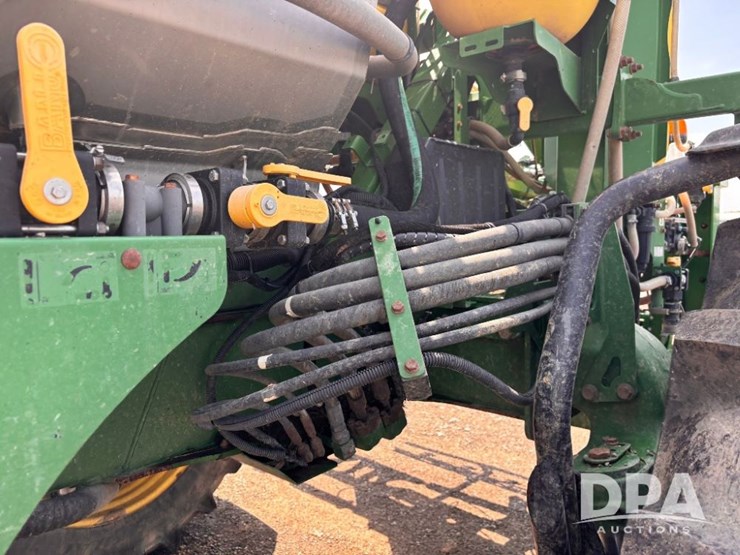 2017-john-deere-r4045-image-57