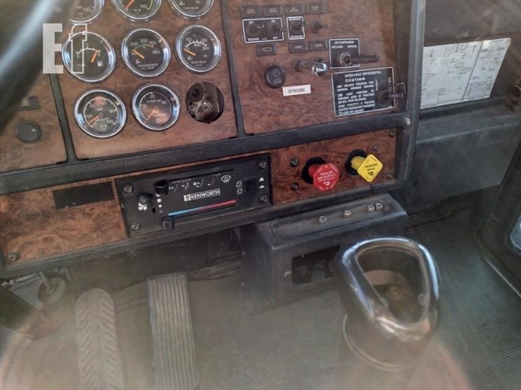 1999-kenworth-w900-image-10
