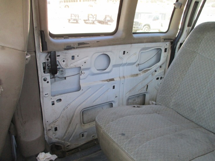 2007-chevrolet-express-3500-image-14
