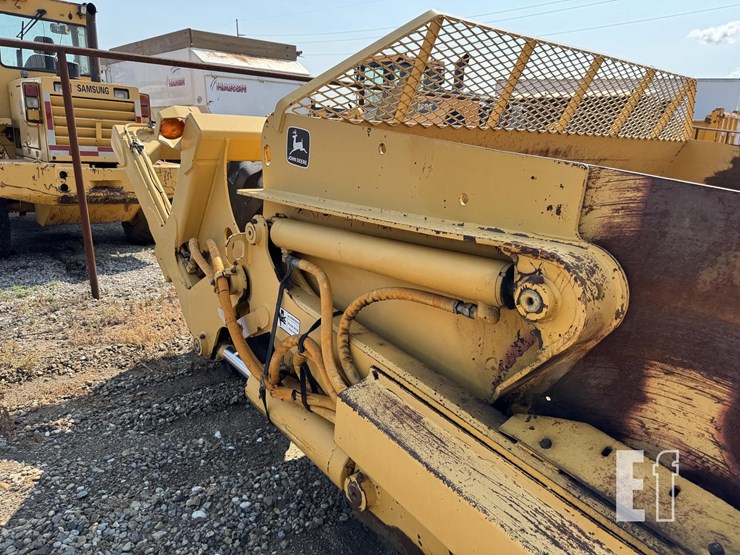 2000-deere-1812c-image-8