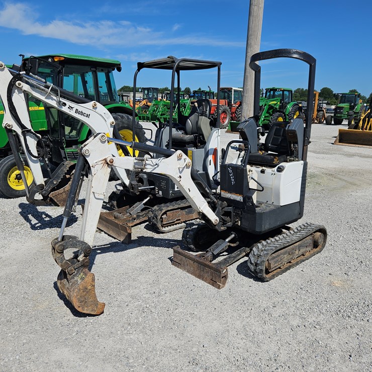2015 BOBCAT 418