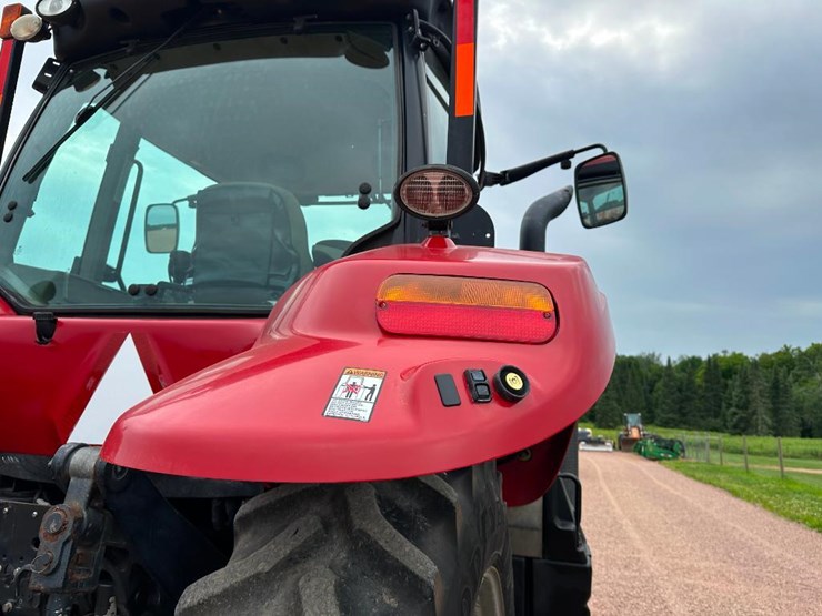 2017-case-ih-magnum-250-image-30