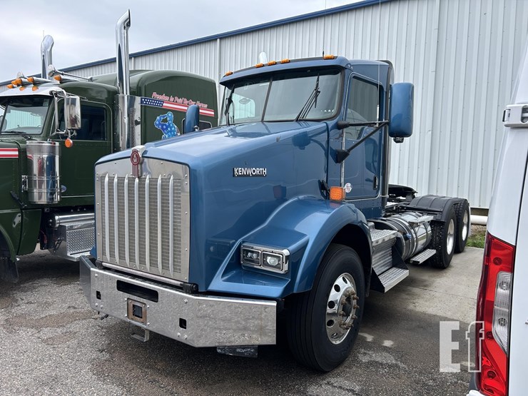 2020-kenworth-t800-image-1
