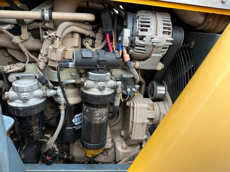 2014-gehl-rs6-42-image-39
