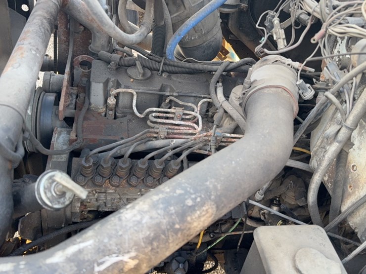 1994-ford-9000-image-25