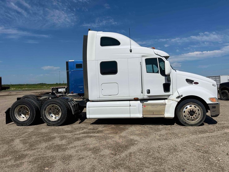 2005-peterbilt-387-image-4