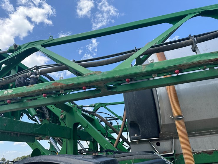 2018-john-deere-r4038-image-52