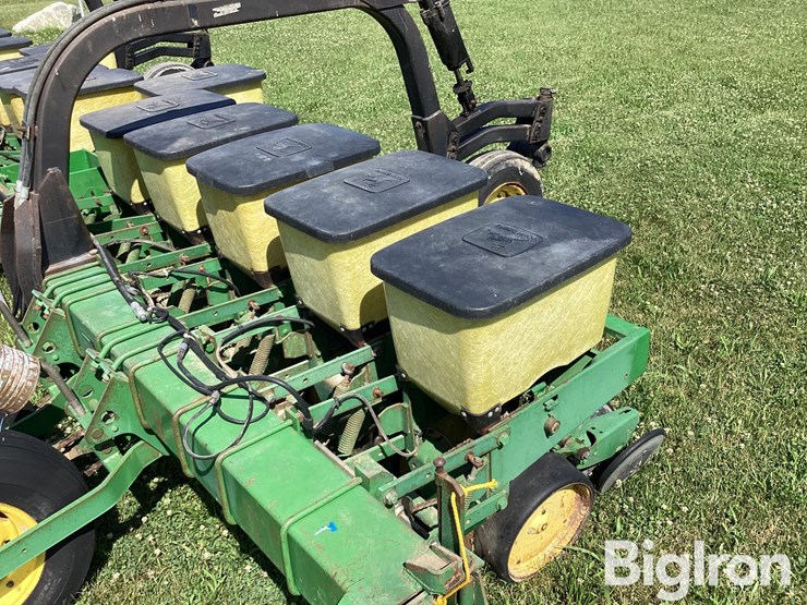 john-deere-7100-image-11