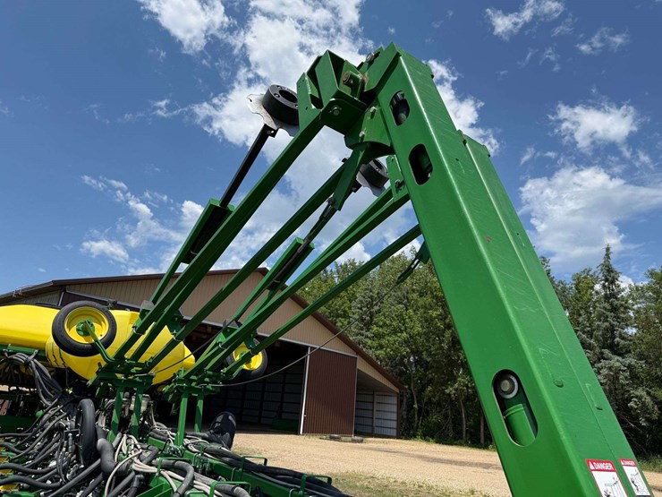 2014-john-deere-1770nt-image-57