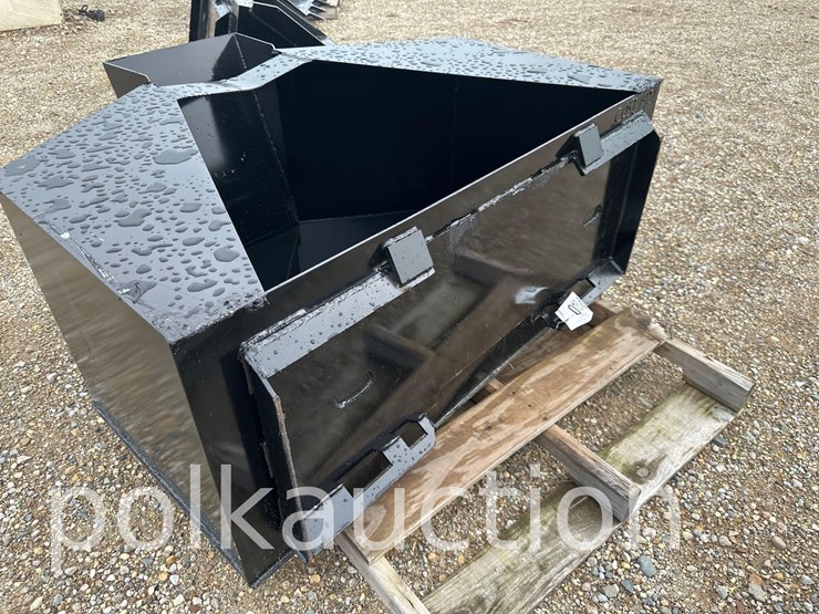 162---3/4-cy.-concrete-placement-bucket-image-2