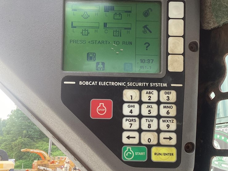 2004-bobcat-t300-image-18