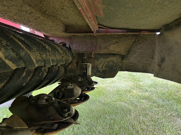 2012-new-holland-h7230-image-30